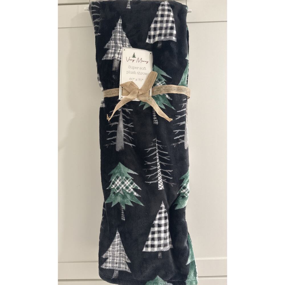 Black & White PLAID CHRISTMAS TREE 60x70” Oversized Plush Throw Blanket Forrest